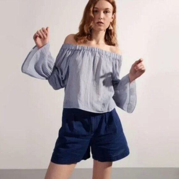 Club Monaco Off the Shoulders Bell Sleeved - Picture 2 of 3